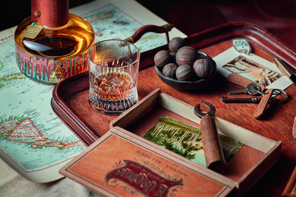 以古巴雪茄葉為釀造主角，經過歷時五個月的發酵過程，雪茄葉於蒸餾過程中流露芳郁香氣，令酒液更有個性。