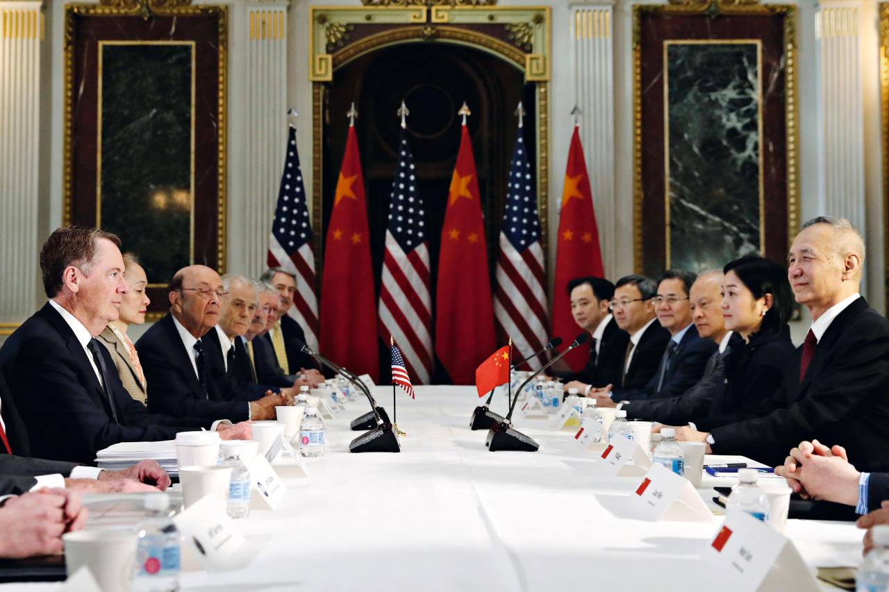 美國總統特朗普突然宣布，美國從5月10日起將2,000億美元中國商品關稅上調至25%，讓中美貿易談判再起暗湧。