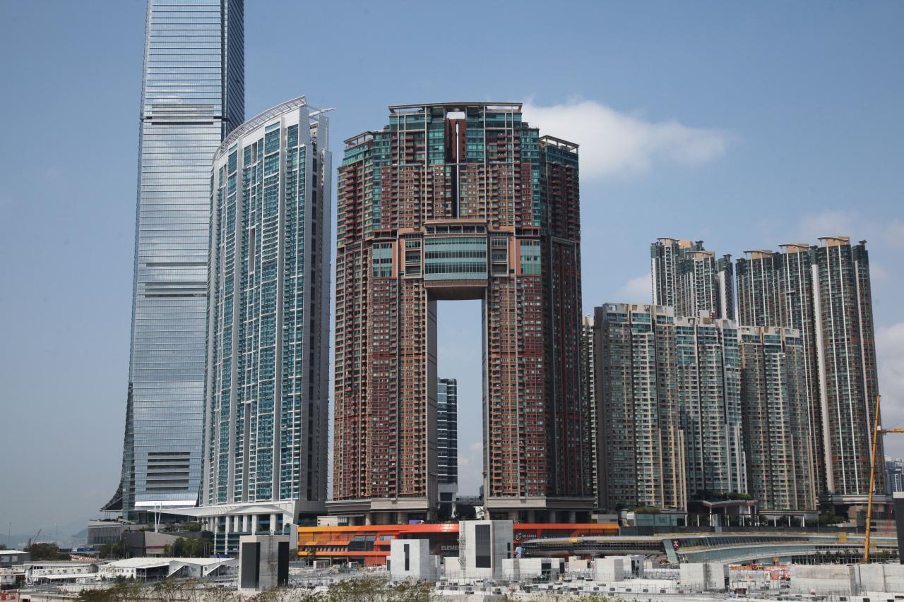 香港蟬聯海外專才住宿最貴城市，反映本港營商成本持續偏高，其實並非好事。