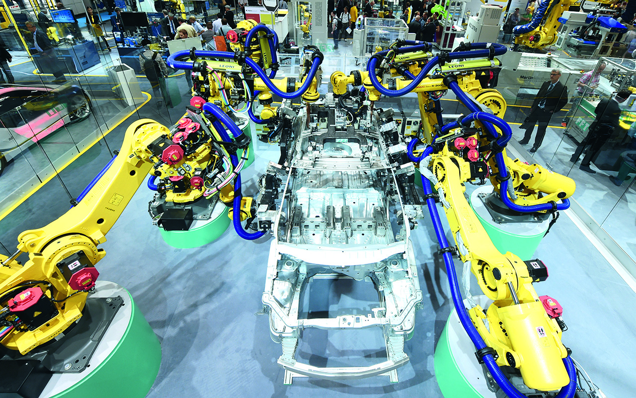 工業機器人未來將被普遍應用於各個生產領域。