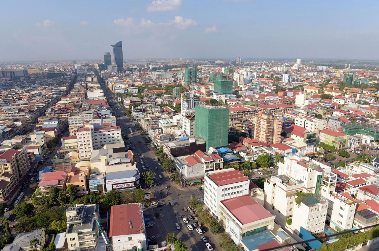 柬埔寨近幾年的GDP成長率皆維持在7%左右，為全球經濟發展速度最快的國家之一。
