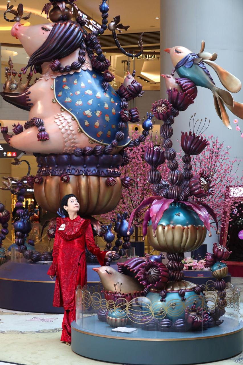來自上海的新銳藝術家陳莉小姐(Kebeyo Chen)，為商場增添新春藝術裝置。