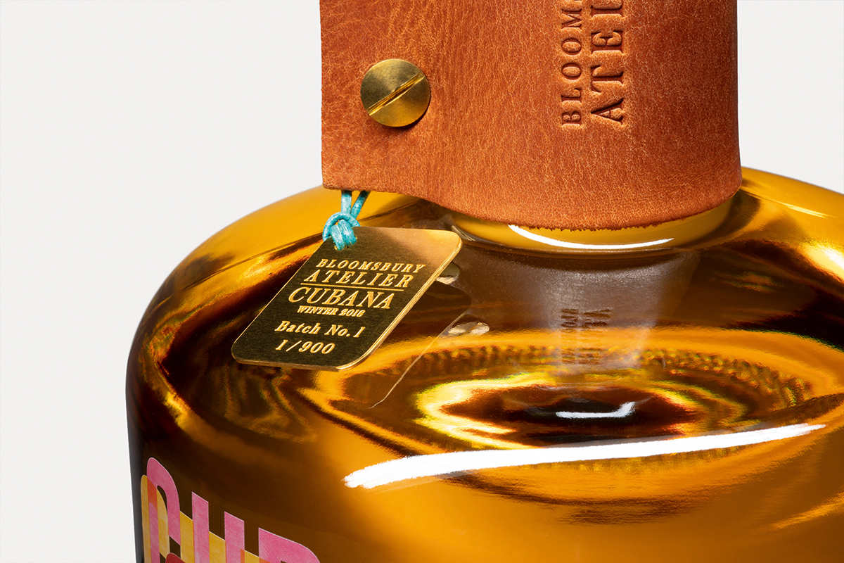 Cubana的瓶身設計由Alan Aboud一手包辦，酒樽的樽頸位置繫有皮帶，附帶個性化的號碼金牌，為收藏者帶來驚喜。