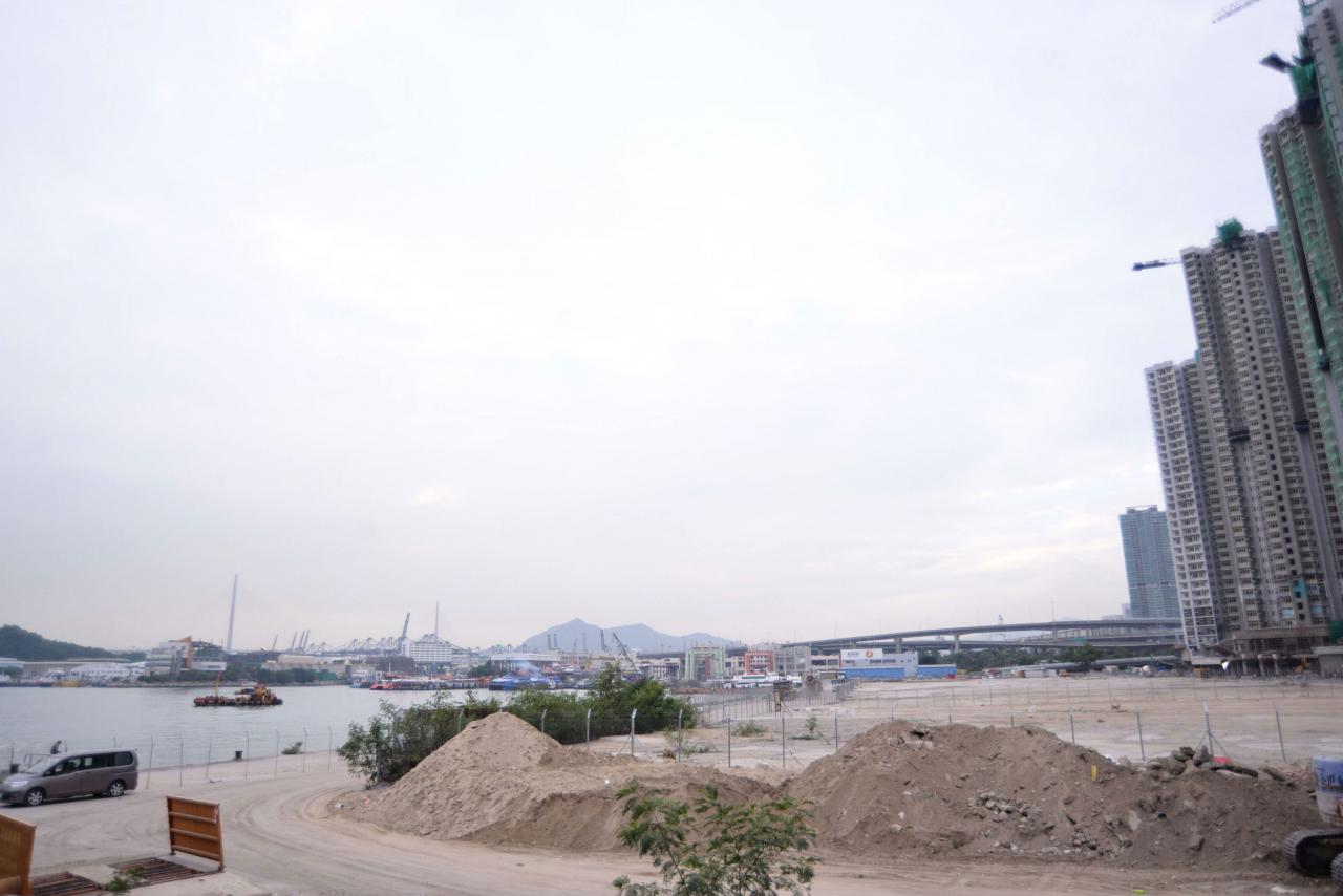 有傳本港發展商向中央「告狀」，以致近期中資來港投地已大為收斂。