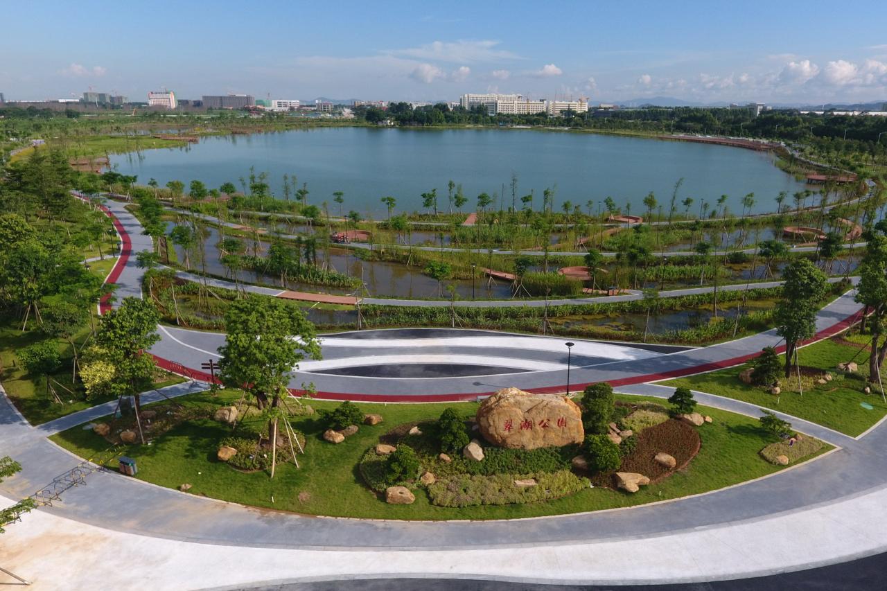 翠湖公園項目面積約二千一百畝，建設成翠亨新區起步區內綜合性休閒活動區。