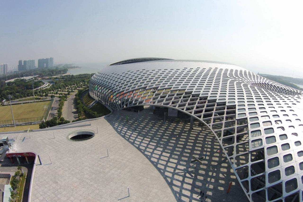 深圳自大運會後，體育設施發展更為完善，圖為大運會主場館。