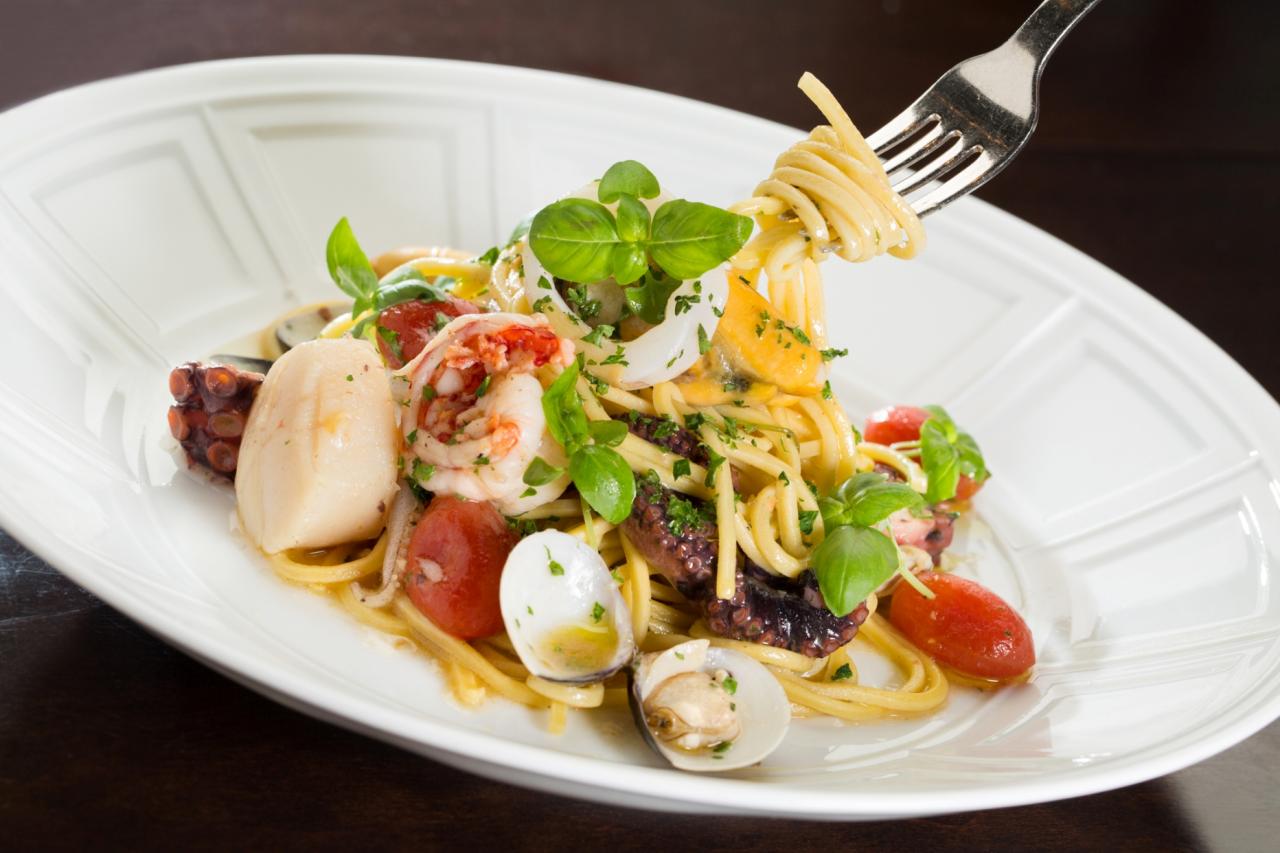 Bencotto意大利餐廳的招牌菜式「季節海鮮意粉」，不但用料豐富，而且鮮味十足！
