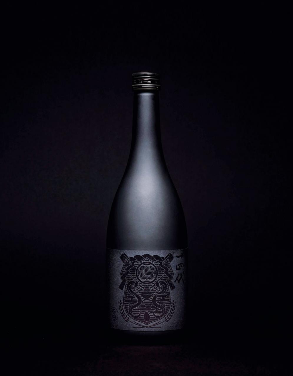 十四代另一典藏級名酒「BLACK LABEL」，貫徹簡約的和式美學。