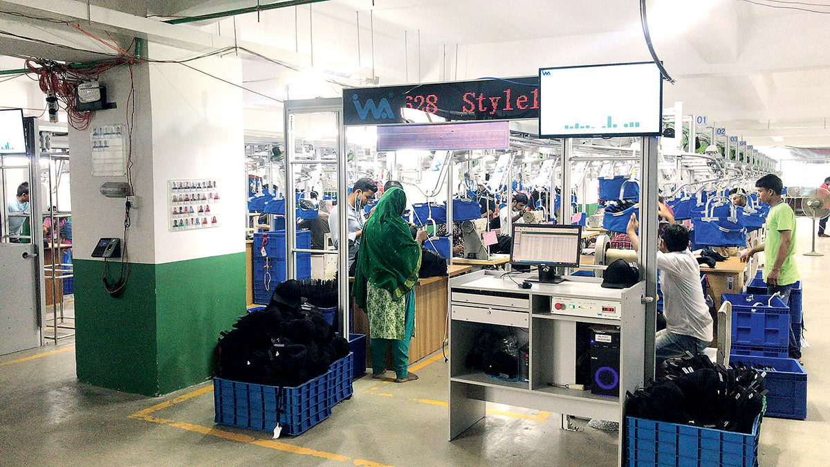 飛達帽業在孟國生產線已逐步推行系統化生產提升效能。