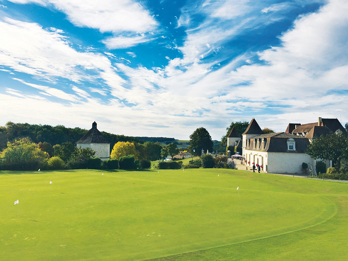  威之堡在2015年被評為該年的「法國最佳高爾夫球酒店」。