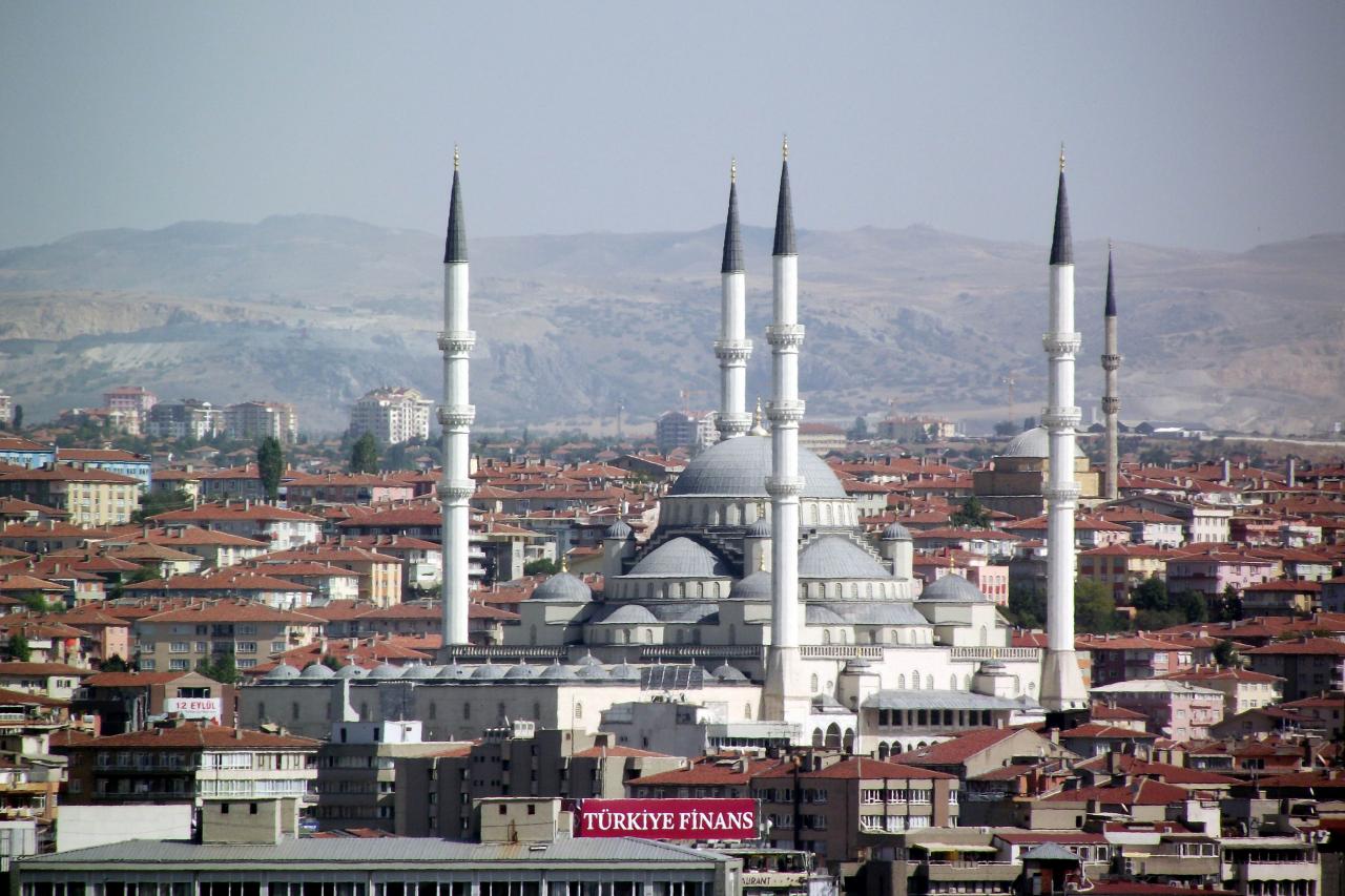 土耳其里拉大幅貶值，觸發市場對新興市場的憂慮。