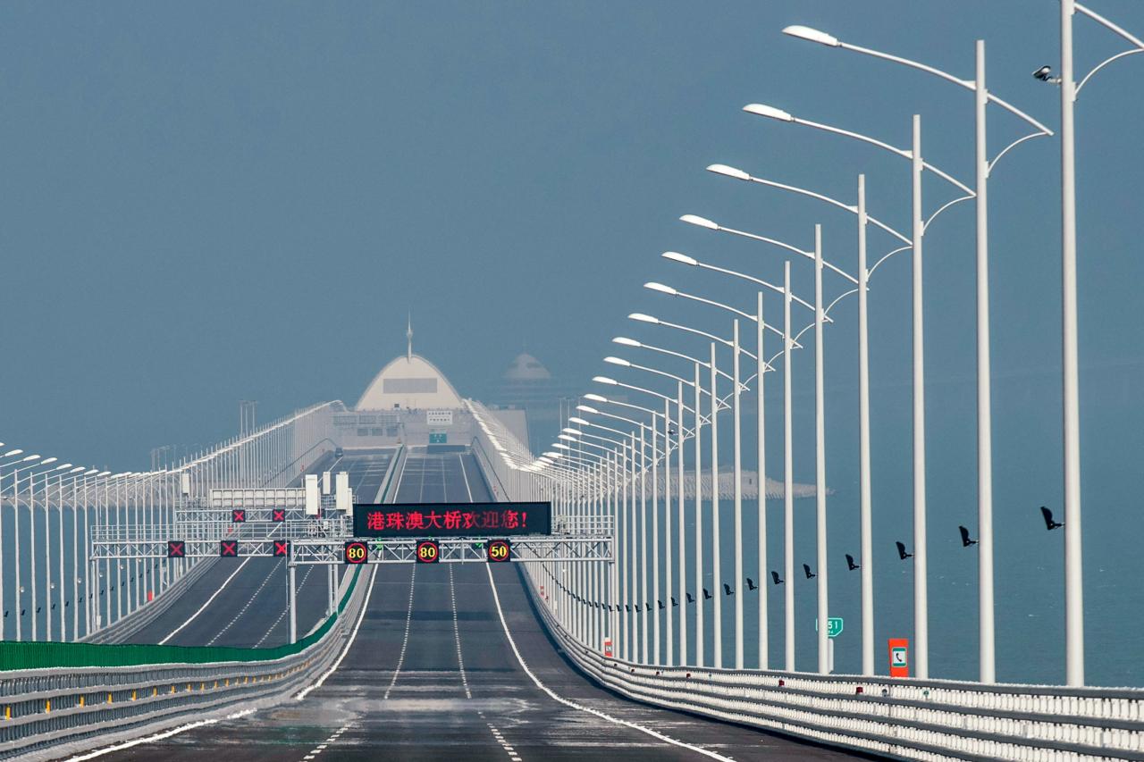 港珠澳大橋通車後由香港至珠海的車程僅需四十分鐘。