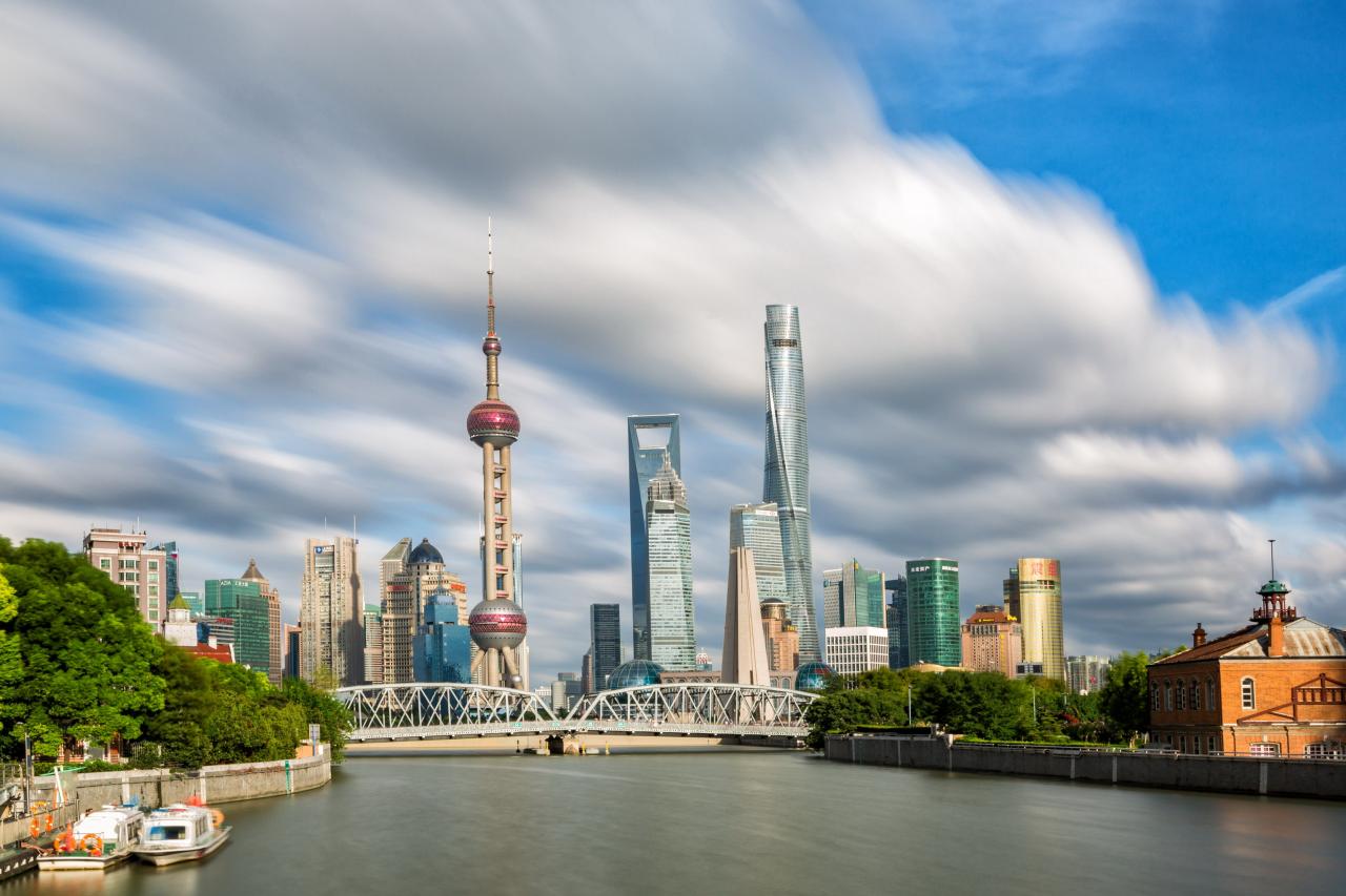 事隔三年，李嘉誠再次放售上海的商業資產。