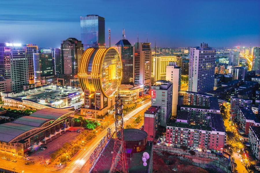 習近平提過要振興東北,就要向經濟建設這個中心聚焦發力,打好發展組合拳,奮力走出全面振興新路子。 習近平提過要振興東北,就要向經濟建設這個中心聚焦發力,打好發展組合拳,奮力走出全面振興新路子。