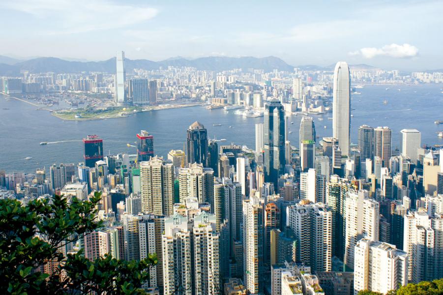 市場預料香港商業及住宅市道今年將持續暢旺。 市場預料香港商業及住宅市道今年將持續暢旺。