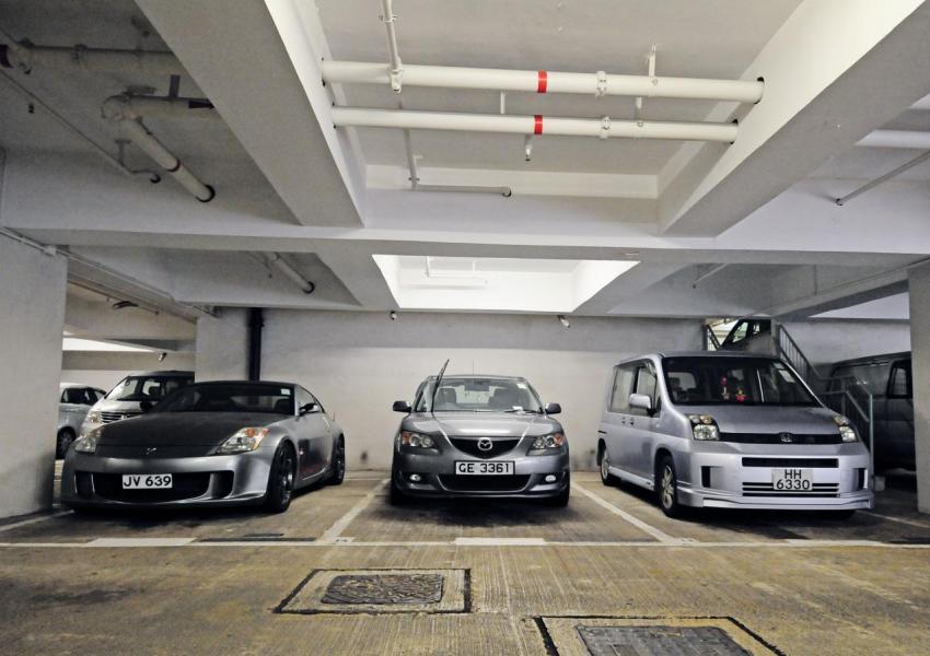 香港土地供應長期不足,導致泊車位出現嚴重短缺。 香港土地供應長期不足,導致泊車位出現嚴重短缺。