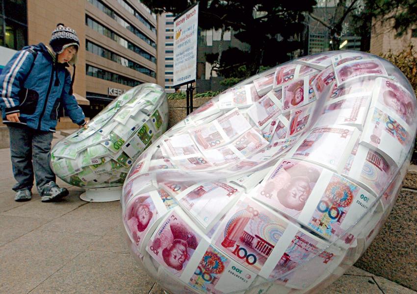 專家普遍預測美元兌日圓及瑞郎等貨幣貶值。 專家普遍預測美元兌日圓及瑞郎等貨幣貶值。