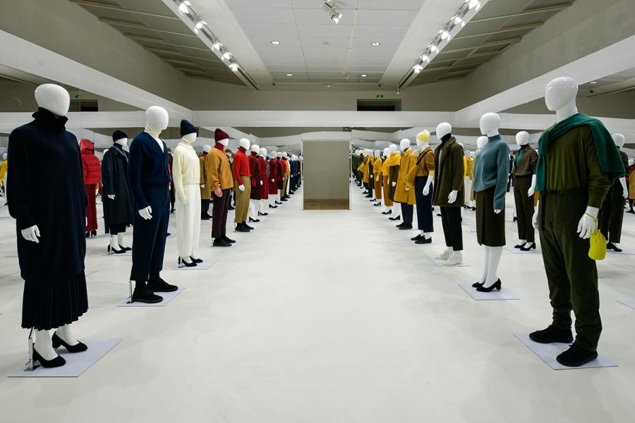 偌大的成衣展示空間,充滿氣勢。 偌大的成衣展示空間,充滿氣勢。