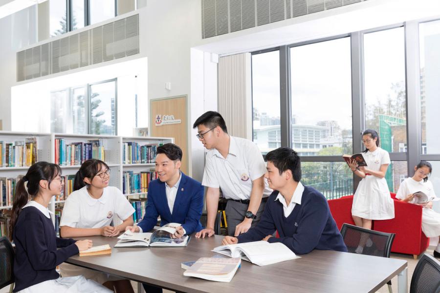 王賢誌與東華並肩推動學生的「全人發展」。 王賢誌與東華並肩推動學生的「全人發展」。