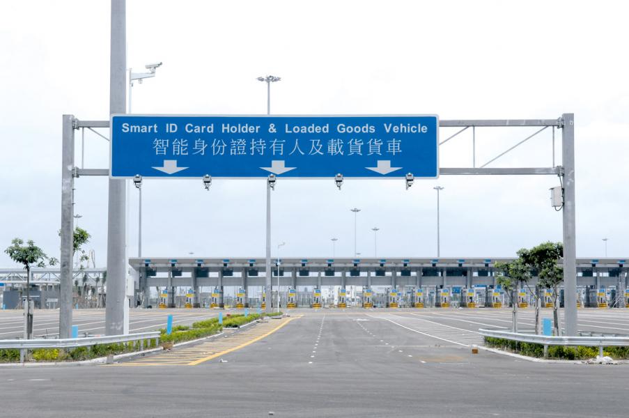 深圳灣口岸連接香港與深圳西部,直通前海。 深圳灣口岸連接香港與深圳西部,直通前海。