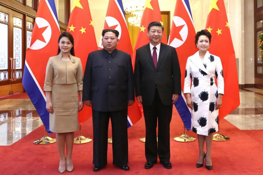 習近平高規格接待金正恩,舉行歡迎宴會接待金及其夫人李雪主,並共同觀看文藝演出。 習近平高規格接待金正恩,舉行歡迎宴會接待金及其夫人李雪主,並共同觀看文藝演出。