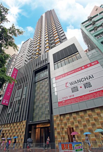 項目已屆現樓,涉及100伙,主打開放式及1房間隔。 項目已屆現樓,涉及100伙,主打開放式及1房間隔。