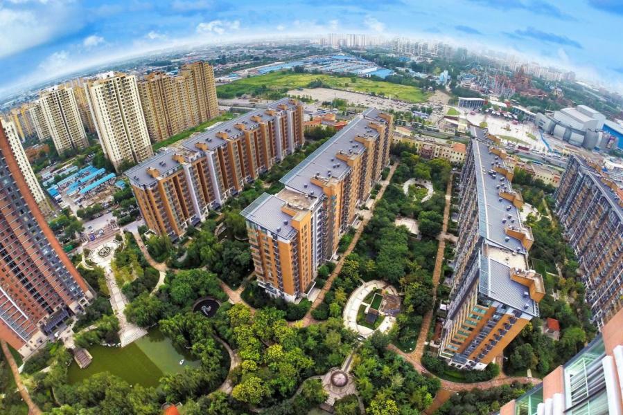 粵港澳大灣區概念剛剛提出之時,嗅覺靈敏的房地產發展商早已磨刀霍霍。 粵港澳大灣區概念剛剛提出之時,嗅覺靈敏的房地產發展商早已磨刀霍霍。