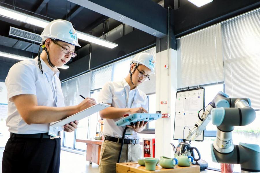 地方政府、企業和大學的通力合作,正是孕育機器人矽谷必要條件。 地方政府、企業和大學的通力合作,正是孕育機器人矽谷必要條件。