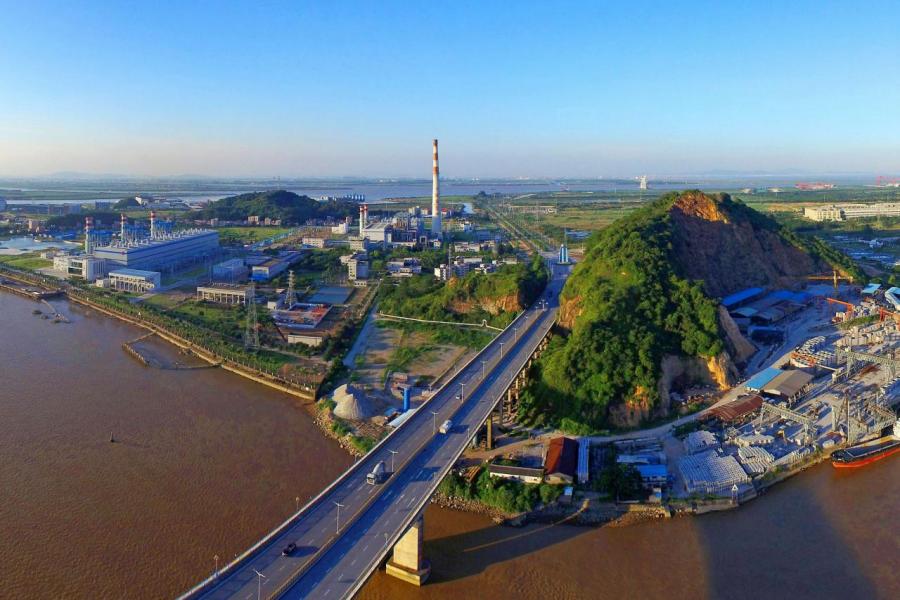 珠江東西兩岸的科學城如火如荼地興建,百花齊放。 珠江東西兩岸的科學城如火如荼地興建,百花齊放。