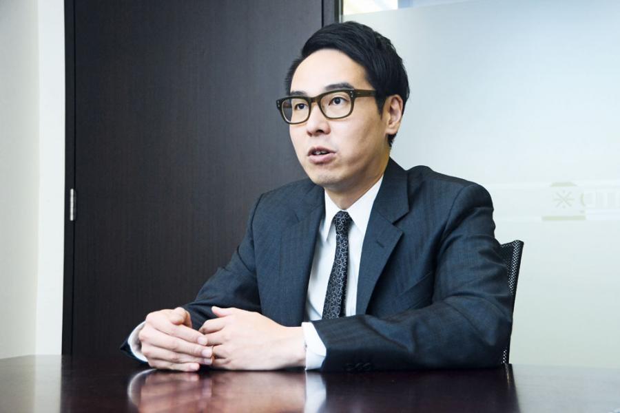 有傳君陽證券被證監人員駐守寫字樓兩日,圖為君陽證券行政總裁鄧聲興。 有傳君陽證券被證監人員駐守寫字樓兩日,圖為君陽證券行政總裁鄧聲興。