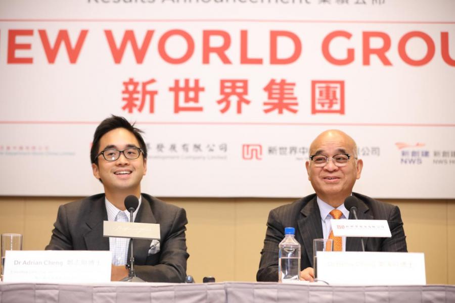 鄭家純(右)及其子鄭志剛(左)的私人投資旗艦周大福企業一向甚為進取。 鄭家純(右)及其子鄭志剛(左)的私人投資旗艦周大福企業一向甚為進取。