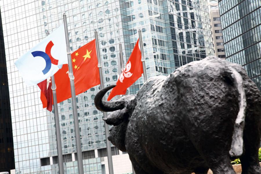經濟氣候形勢向好,加上估值長期偏低,港股有望挑戰二萬八千點。 經濟氣候形勢向好,加上估值長期偏低,港股有望挑戰二萬八千點。