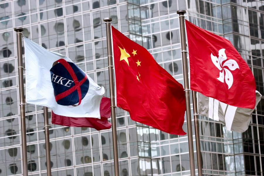 證監會與港交所簽訂諒解備忘錄,成立「上市政策小組」,預期未來上市公司要進行股本集資更難。 證監會與港交所簽訂諒解備忘錄,成立「上市政策小組」,預期未來上市公司要進行股本集資更難。