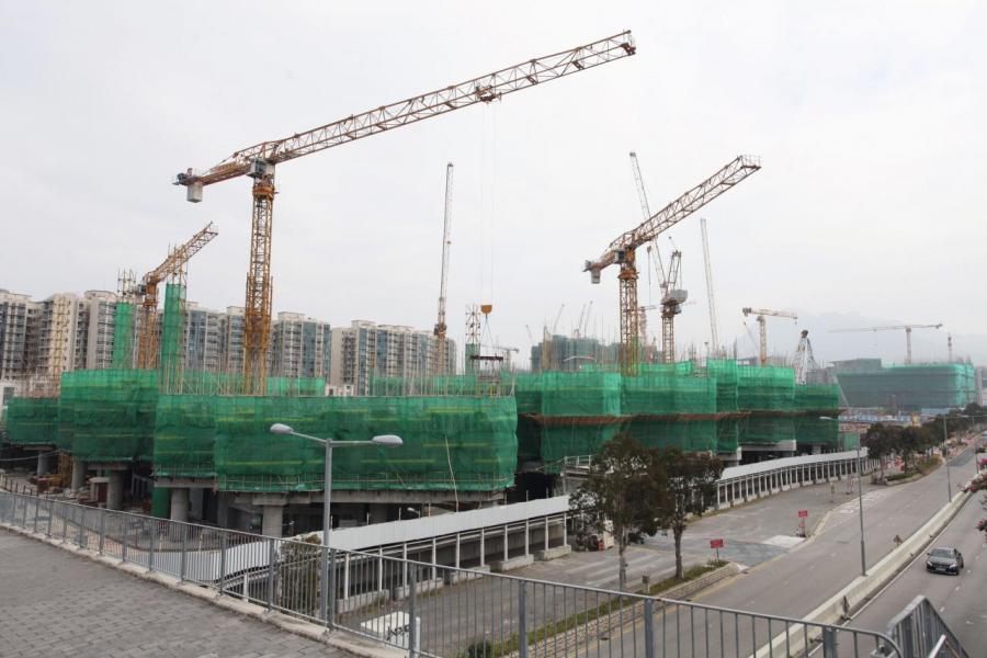 自林鄭上場後,政府加緊覓地建屋的步伐。 自林鄭上場後,政府加緊覓地建屋的步伐。