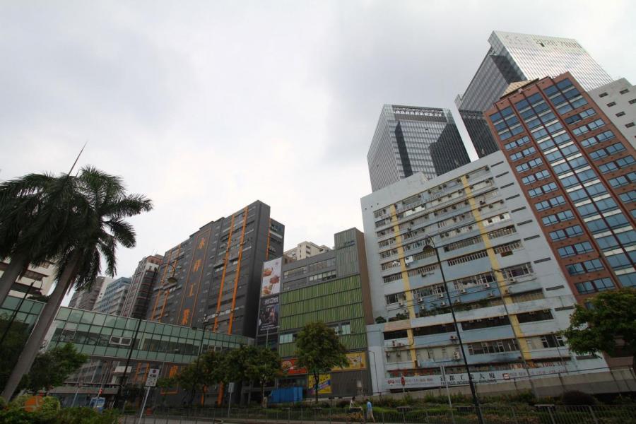 政府將重啟活化工廈,特別重建工廈可獲放寬地積比率,吸引長線投資者注視。 政府將重啟活化工廈,特別重建工廈可獲放寬地積比率,吸引長線投資者注視。