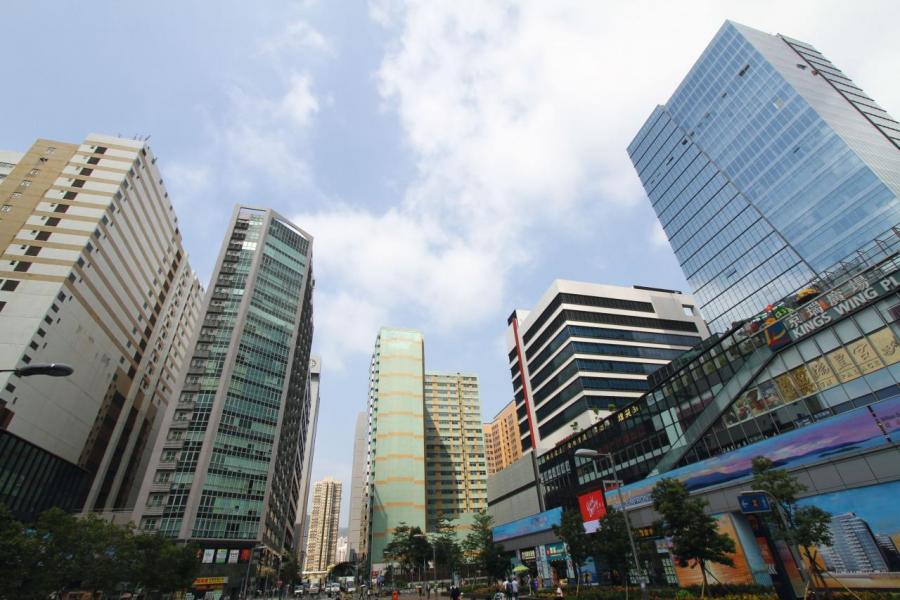 石門現正逐步轉形成商業區,新近區內已有多個商業項目推售。 石門現正逐步轉形成商業區,新近區內已有多個商業項目推售。