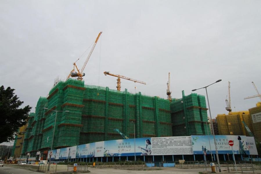 逸瓏灣8建有3幢住宅大樓,共設5座,提供共528伙分層單位。 逸瓏灣8建有3幢住宅大樓,共設5座,提供共528伙分層單位。