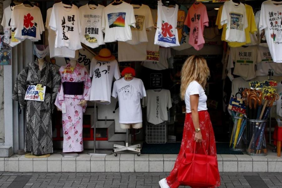 市場相信當10月份消費稅從8%上調至10%後,房地產市場將進一步冷卻,可能會帶來樓市行情進入調整局面。 市場相信當10月份消費稅從8%上調至10%後,房地產市場將進一步冷卻,可能會帶來樓市行情進入調整局面。