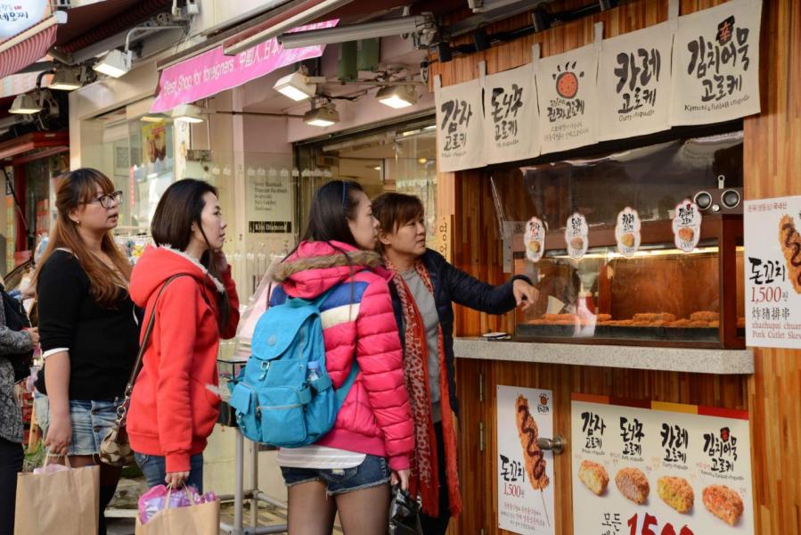 中國訪韓旅客大減,令南韓旅遊業收入大跌。 中國訪韓旅客大減,令南韓旅遊業收入大跌。