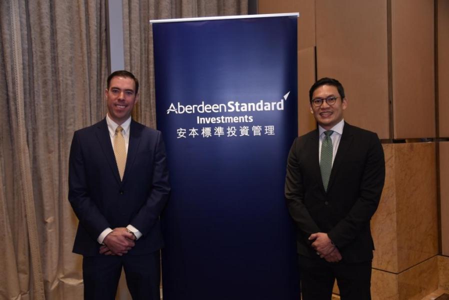 安本標準投資管理新興市場高級經濟師Alexander Wolf(左)及安本標準投資管理中國及香港股票投資主管姚鴻耀(右)。 安本標準投資管理新興市場高級經濟師Alexander Wolf(左)及安本標準投資管理中國及香港股票投資主管姚鴻耀(右)。
