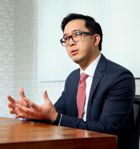 沈俊堯表示,SAP最新的S/4HANA版本運算速度大幅提高,可以提供實時準確的不同報告。 沈俊堯表示,SAP最新的S/4HANA版本運算速度大幅提高,可以提供實時準確的不同報告。