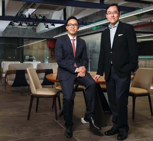 時信集團行政總裁孔祥孝(左)及福達企業資源系統有限公司董事總經理沈俊堯 時信集團行政總裁孔祥孝(左)及福達企業資源系統有限公司董事總經理沈俊堯