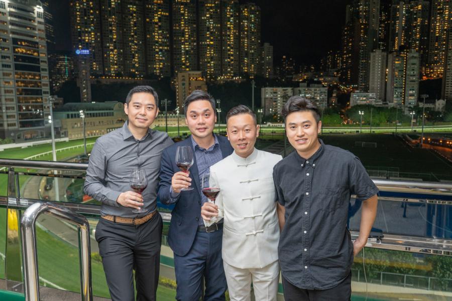 One Heritage 集團春茗,於跑馬地馬場與員工及合作夥伴同樂。 One Heritage 集團春茗,於跑馬地馬場與員工及合作夥伴同樂。