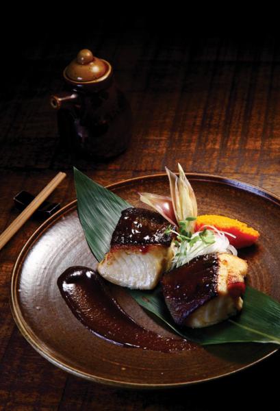 Grilled Black Cod - 大廚以白味噌及柑橘醬油醃製日本銀鱈魚,再配合爐端燒方式烹調,魚皮燒得香脆,魚肉卻仍然保持嫩滑。 Grilled Black Cod - 大廚以白味噌及柑橘醬油醃製日本銀鱈魚,再配合爐端燒方式烹調,魚皮燒得香脆,魚肉卻仍然保持嫩滑。