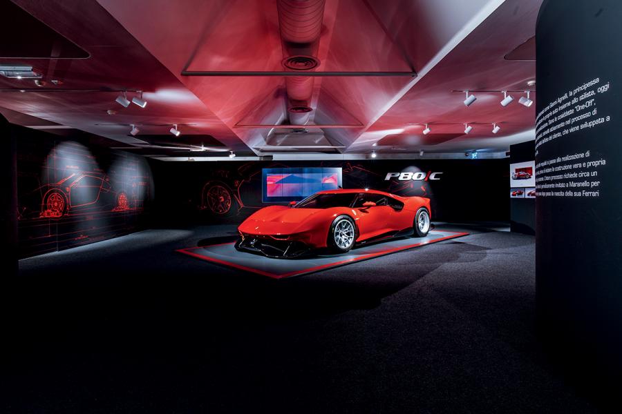 Ferrari P80/C 是基於法拉利488 GT3 而製作,不設頭燈的設計配上特大尾翼,完全專為賽道而設。 Ferrari P80/C 是基於法拉利488 GT3 而製作,不設頭燈的設計配上特大尾翼,完全專為賽道而設。