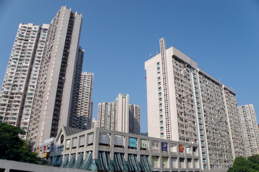 因自政府公布修改方案以來,已打沉市場上未補地價的公屋及居屋的轉售。 因自政府公布修改方案以來,已打沉市場上未補地價的公屋及居屋的轉售。