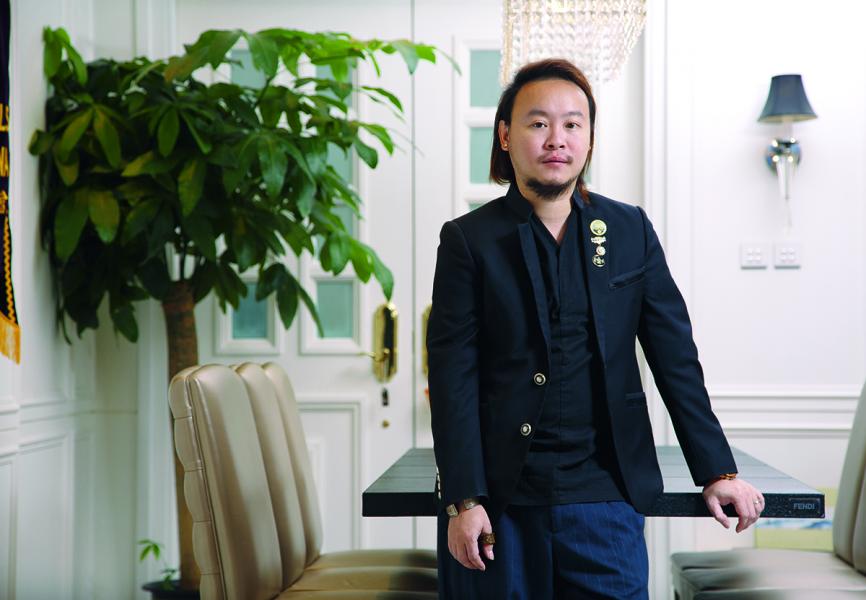 香港比華利山獅子會創會會長黎偉業博士推動慈善,不遺餘力。 香港比華利山獅子會創會會長黎偉業博士推動慈善,不遺餘力。