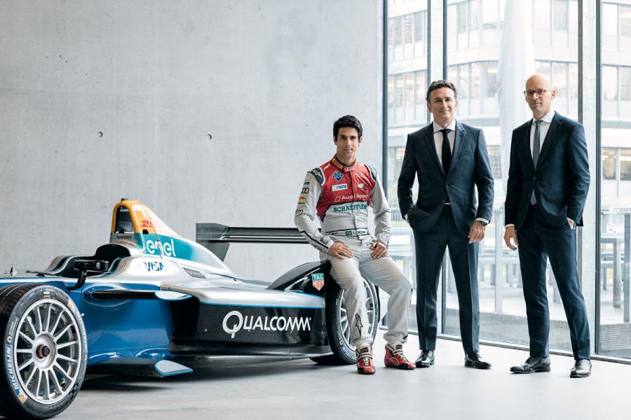 左起為Formula E 世界冠軍車手Lucas di Grassi、Formula E總裁Alejandro Agag及HUGO BOSS行政總裁Mark Langer。 左起為Formula E 世界冠軍車手Lucas di Grassi、Formula E總裁Alejandro Agag及HUGO BOSS行政總裁Mark Langer。