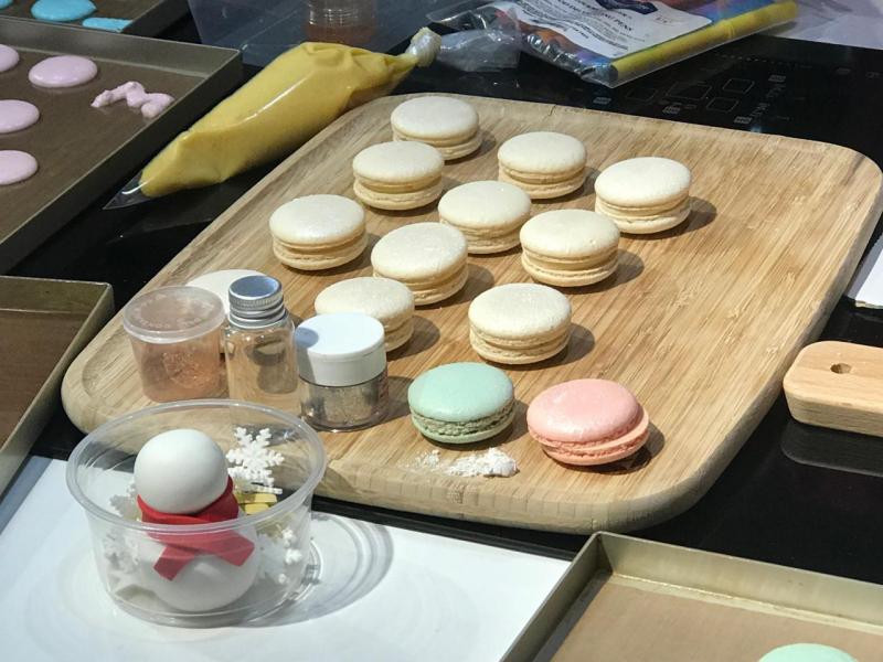 法式甜品馬卡龍(Macaron ),是不少人愛吃的甜點。 法式甜品馬卡龍(Macaron ),是不少人愛吃的甜點。