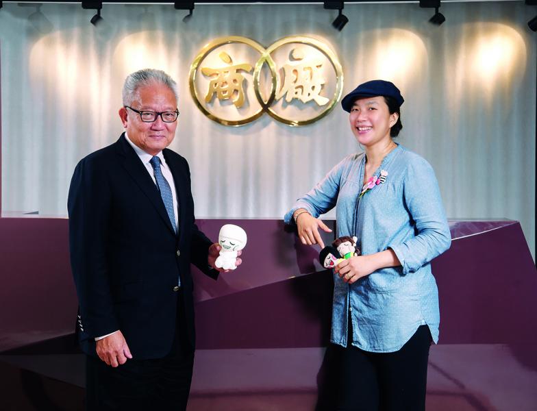 香港中華廠商聯合會會長、寶星首飾廠董事總經理吳宏斌(Dennis),Chocolate Rain 創辦人麥雅端(Prudence) 香港中華廠商聯合會會長、寶星首飾廠董事總經理吳宏斌(Dennis),Chocolate Rain 創辦人麥雅端(Prudence)